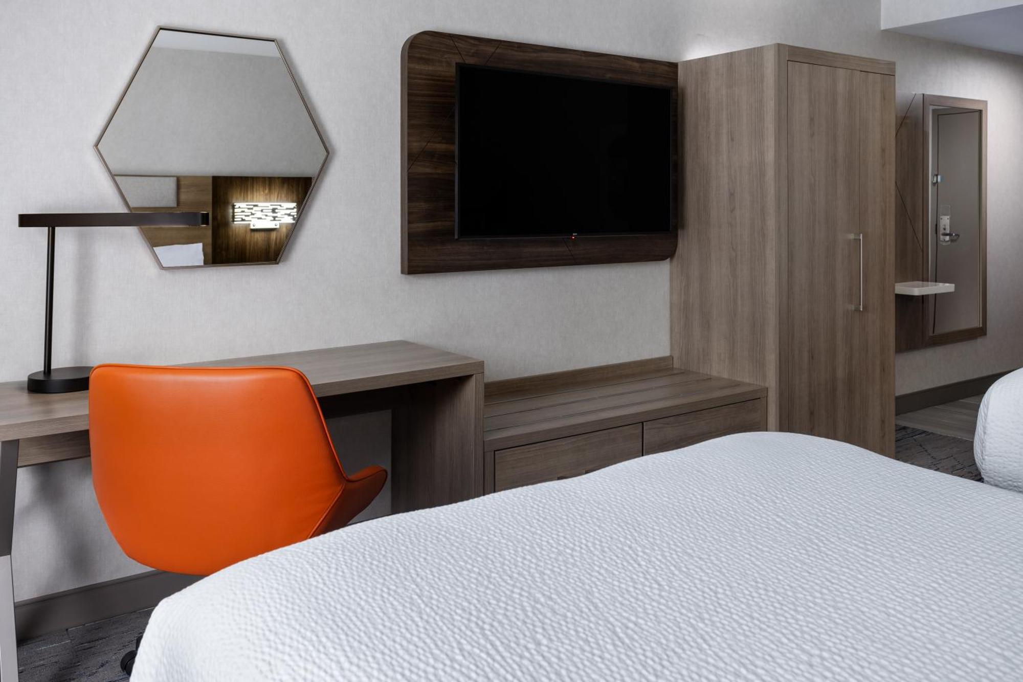 Holiday Inn Express Hotel & Suites Brattleboro, An Ihg Hotel מראה חיצוני תמונה